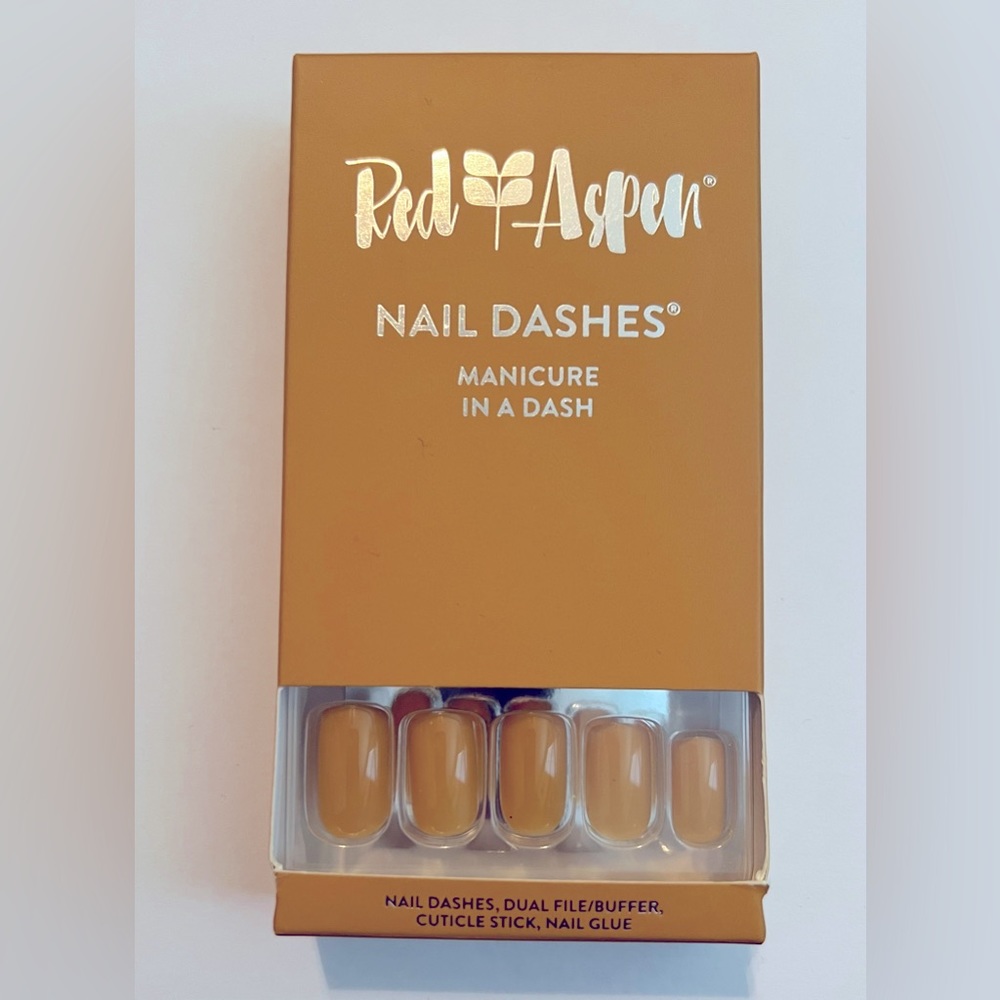 SOLD- Red Aspen “Vintage Canary Wallpaper” nails NEW